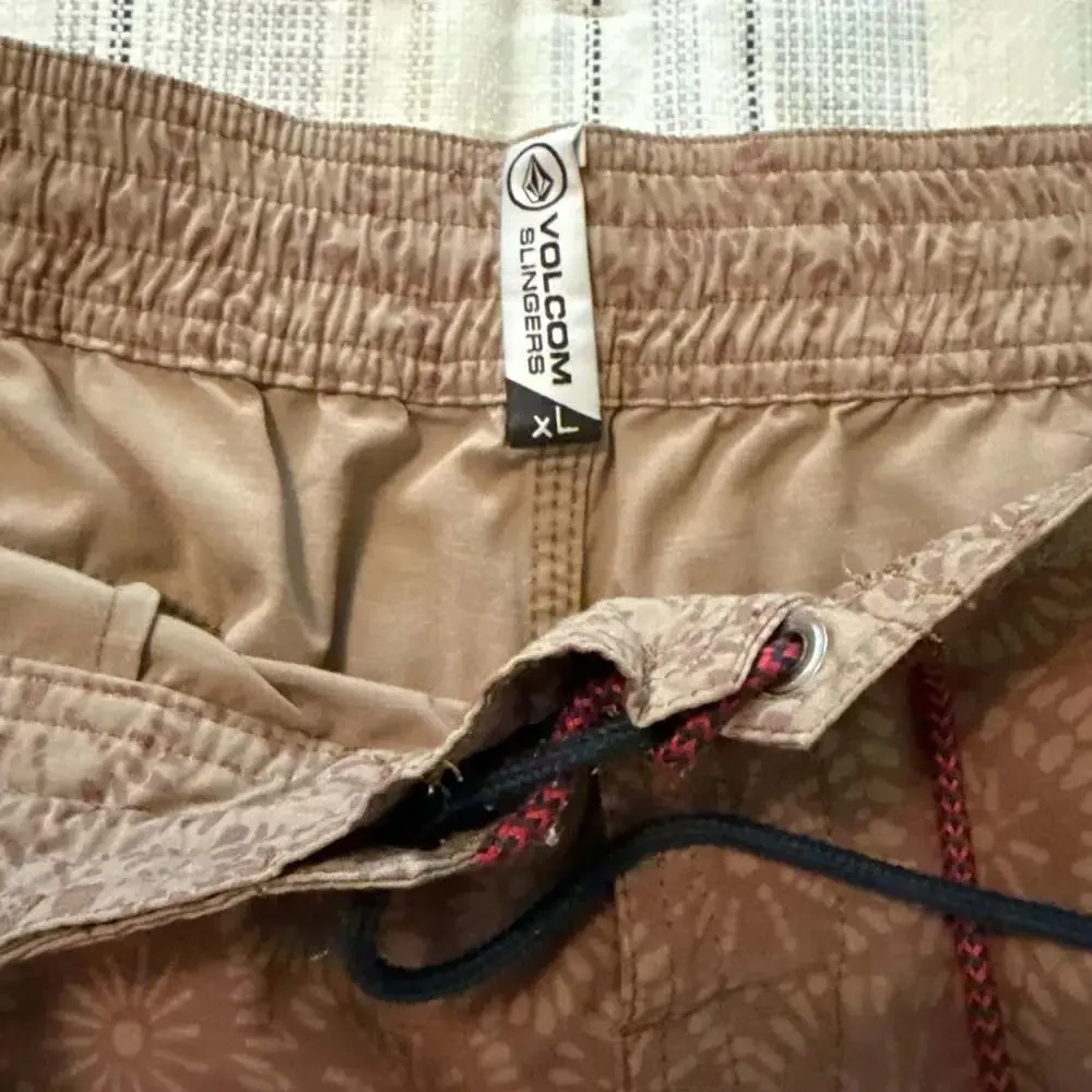 Volcom Slingers Men's XL Brown Floral Pattern Boardshorts Swim Trunks